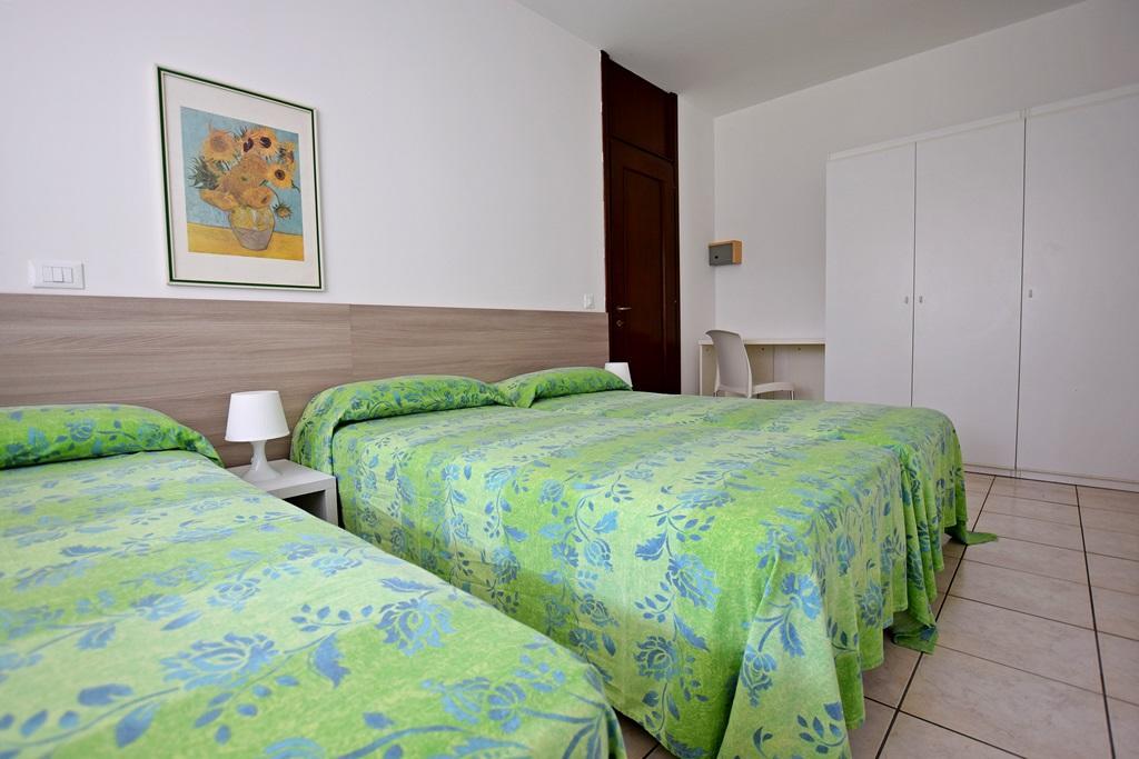 Condominio Luna 1 Lignano Sabbiadoro Eksteriør billede